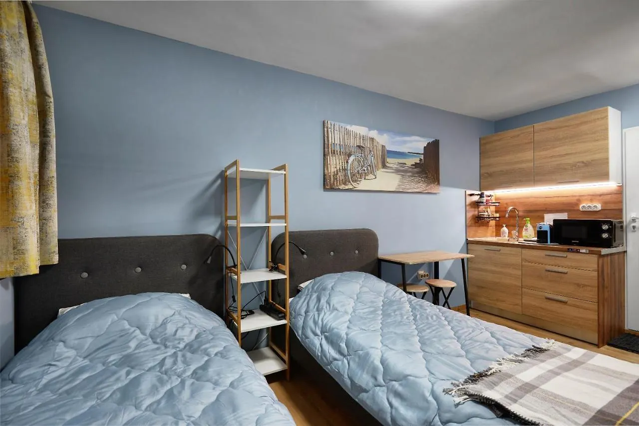 Top Center, Sea Garden, Brand New Studio - Majestic contacts
